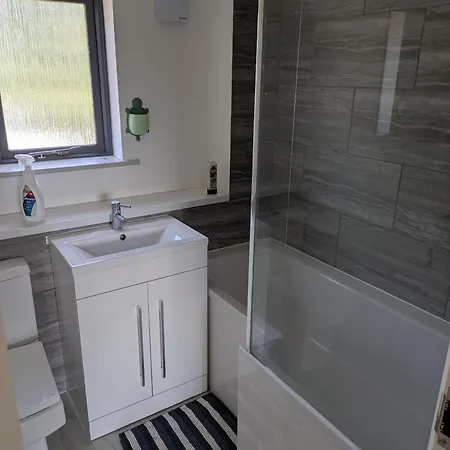Будинок відпочинку Sunny Modern House With Garden Бристоль